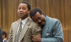 Cuba Gooding Jr as O.J. Simpson, Courtney B Vance as Johnnie Cochran