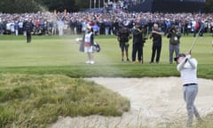 Matt Fitzpatrick hits from the bunker on the 18th green at the 2022 US Open