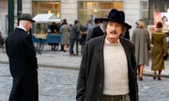 Geoffrey Rush plays Albert Einstein