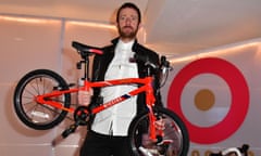  Sir Bradley Wiggins helping promote Halfords’ bicycles. 