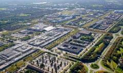 An aerial view of Milton Keynes, South East England, UK<br>F3FT7N An aerial view of Milton Keynes, South East England, UK showing roundabouts, car parks