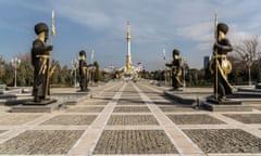  Türkmenistanyň paýtagtyna degişme hökmünde ‘ölüleriň şäheri’ hem diýilýär. Fotosurat: Giles Clarke/Getty Images 
