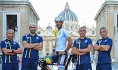 Rien Schuurhuis (centre) will represent the Vatican in the men’s road race at the UCI Road World Championships in Wollongong on Sunday.