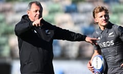 Ian Foster, the All Blacks head coach, instructs Damian McKenzie during a training session.