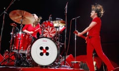 Meg and Jack White performing in New York City, July 2007.