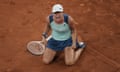 Iga Swiatek celebrates winning the women’s singles final match against Cori Gauff.