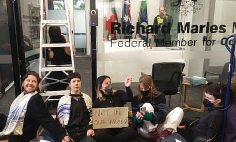 Anti-Zionist Jewish activists protest at Marles' office and lock themselves to building - video