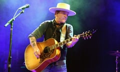 Kiefer Sutherland Performs At Islington Assembly Hall<br>LONDON, ENGLAND - JUNE 22:  Kiefer Sutherland performs on stage at Islington Assembly Hall on June 22, 2017, in London, England.  (Photo by Gus Stewart/Redferns)