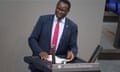 Karamba Diaby at podium saying Deutscher Bundestag