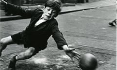 Goalie, Brindley Road
1956
Modern print (printed in
2002)
38 x 30cm
© Roger Mayne Archive /
Mary Evans Picture Library