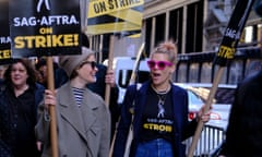 SAG-AFTRA Strike Picket Line, New York, USA - 23 Oct 2023<br>Mandatory Credit: Photo by MediaPunch/Shutterstock (14163768am) Sarah Paulson and Busy Philipps SAG-AFTRA Strike Picket Line, New York, USA - 23 Oct 2023