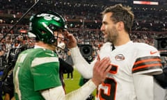 Cleveland Browns quarterback Joe Flacco greets New York Jets quarterback Trevor Siemian after the Browns’ win on Thursday.