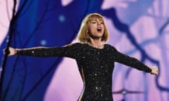 Taylor Swift performs at the 2016 Grammy awards.