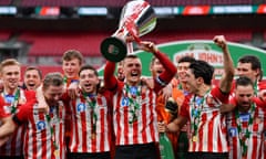 Sunderland captain Max Power and his teammates celebrate at Wembley after winning the 2021 EFL Trophy final against Tranmere