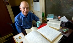 Author Jonathan Raban photographed in his home in Seattle, Washington on October 26, 2016. (© Karen Ducey Photography)