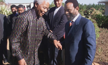 King Goodwill Zwelithini, right, welcoming the outgoing president, Nelson Mandela, to KwaZulu-Natal, 1999.