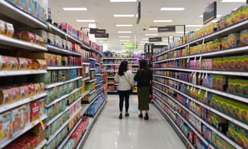 Target's stock shares slide as consumers buy fewer goods<br>epa11361866 People shop at a Target store in Los Angeles, California, USA, 22 May 2024. Target posted a year-over-year sales decline and missed Wall Street's earnings estimates as consumers faced with inflation are buying both fewer discretionary items and groceries. This marks the first time since November 2022 that Target missed earnings expectations. EPA/ALLISON DINNER