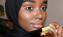 Hani Sidow: ‘bold eyeliner is the perfect way to add a pop of colour to your face.’
