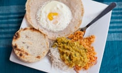 Traditional Sri Lankan breakfast, Egg Hopper, Dal, Coconut Sambul, Roti, String Hoppers, Sri Lanka, Indian Ocean, Asia<br>DG3PWN Traditional Sri Lankan breakfast, Egg Hopper, Dal, Coconut Sambul, Roti, String Hoppers, Sri Lanka, Indian Ocean, Asia