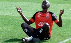 FBL-FRA-LIGUE1-LORIENT-STRASBOURG<br>Lorient's French forward Yoane Wissa gestures during a ceremony to celebrates the French L2 champion during L1 football match between Lorient (FC Lorient ) and Strasbourg (RCSA) at at Le Moustoir Stadium in Lorient, western France on August 23, 2020. (Photo by Sebastien SALOM-GOMIS / AFP) (Photo by SEBASTIEN SALOM-GOMIS/AFP via Getty Images)