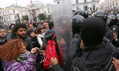 Tunisian protesters clash with riot police during demonstrations against rising prices and tax increases, in Tunis, Tunisia January 12, 2018. REUTERS/Zoubeir Souissi