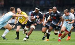 Sharks’ Phepsi Buthelezi charges through the Harlequins defence