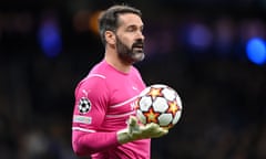 Manchester City v Sporting CP: Round Of Sixteen Leg Two - UEFA Champions League<br>MANCHESTER, ENGLAND - MARCH 09: Scott Carson of Manchester City gathers the ball during the UEFA Champions League Round Of Sixteen Leg Two match between Manchester City and Sporting CP at City of Manchester Stadium on March 09, 2022 in Manchester, England. (Photo by Shaun Botterill/Getty Images)