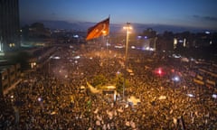 Crowd of protesters in Taksim