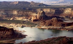 Wider Image: Earthprints: Lake Powell<br>Huge areas of dry ground which would be under water when the lake is full are seen at Lake Powell near Page, Arizona, May 26, 2015. Lake Powell on the Colorado River provides water for Nevada, Arizona and California. A severe drought in recent years, combined with withdrawals that many believe are not sustainable, has reduced its levels to only about 42 percent of its capacity. REUTERS/Rick Wilking  TPX IMAGES OF THE DAY PICTURE 1 OF 26 FOR WIDER IMAGE STORY "EARTHPRINTS: LAKE POWELL"SEARCH "EARTHPRINTS POWELL" FOR ALL IMAGES