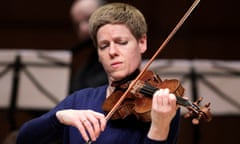 Deutsche Violinistin Isabelle Faust gastiert in Begleitung des Ensemble Il Giardino Armonico unter der Leitung des italienischen Dirigenten Giovanni Antonini in der Philharmonie Köln<br>(GERMANY OUT) Isabelle Faust (* 1972 in Esslingen, Deutsche Violinistin) gastiert in Begleitung des Ensemble Il Giardino Armonico ("Der harmonische Garten", Kammerorchester und Ensemble der historischen Aufführungspraxis) unter der Leitung des italienischen Dirigenten Giovanni Antonini (* in Mailand)Philharmonie Köln (Photo by Brill/ullstein bild via Getty Images)