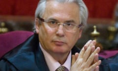 Spanish judge Garzon is seen at the start of his trial at the Supreme Court in Madrid<br>Spanish judge Baltasar Garzon is seen at the start of his trial at the Supreme Court in Madrid January 24, 2012. Crusading human rights judge Garzon goes on trial on Tuesday over his divisive attempt to investigate 114,000 disappearances during Spain's Civil War and the subsequent right-wing dictatorship of General Francisco Franco.   REUTERS/Juan Medina (SPAIN - Tags: CRIME LAW POLITICS)