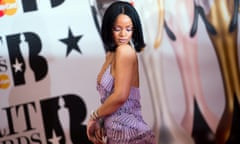 Rihanna arrives on the red carpet for the 2016 Brit Awards