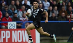 Shaun Johnson playing for New Zealand