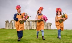 Stonehenge, UK. 27 September, 2023. Dahlias at Stonehenge event Contact press office for full press release. Picture by Jim Holden English Heritage