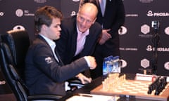 Magnus Carlsen chats with Woody Harrelson before the World Chess Championship