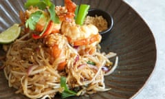 Prawn pad thai.