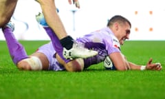 Henry Slade crosses the line to score a try in Exeter's home victory against Glasgow.