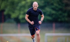 Arjen Robben Visits A Bayern Muenchen Training<br>MUNICH, GERMANY - JUNE 04: Former player of Bayern Muenchen Arjen Robben is seen during a training session at Saebener Strasse training ground on June 04, 2020 in Munich, Germany. (Photo by M. Donato/FC Bayern via Getty Images)