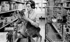 Audrey Hepburn shopping with pet Pippin in Beverly Hills, 1958. © 1978 Bob Willoughby.