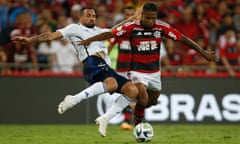 Matheus França (right) tries to break away from a challenge by Cruzeiro’s Gilberto while playing for Flamengo in May.