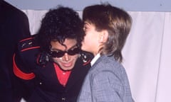 MICHAEL JACKSON PARTY AT THE GUILDHALL IN LONDON, BRITAIN - 1988<br>Mandatory Credit: Photo By EUGENE ADEBARI / REX FEATURES MICHAEL JACKSON AND JIMMY SAFECHUCK MICHAEL JACKSON PARTY AT THE GUILDHALL IN LONDON, BRITAIN - 1988 BOY CHILD WHISPERING IN EAR