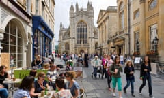 Cafe on Abbey Churchyard in front of Bath Abbey and the Roman Baths, Bath, Somerset, England, UK<br>C62DXT Cafe on Abbey Churchyard in front of Bath Abbey and the Roman Baths, Bath, Somerset, England, UK