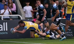 Matt Gallagher stretches to score Bath’s final try at Newcastle