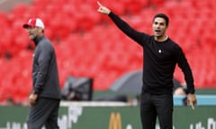 Mikel Arteta and Jürgen Klopp on the touchline at Wembley