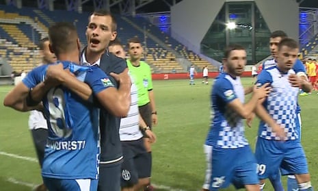 Panenka penalty goes wrong in Romanian league match – video