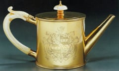 SALE Teapot<br>Handout of an exceptionally rare George III Gold Teapot, dated 1786, one of only two English 18th century gold teapots known to exist, that is expected to sell for more than 100,000 at Sotheby’s in London Thursday, June 1, 2000. PA Photo: HANDOUT