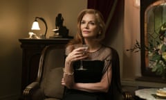 Michelle Pfeiffer in French Exit.