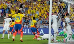 Jefferson Lerma heads Colombia in front