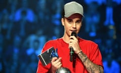 MTV EMA's 2015 - Show<br>MILAN, ITALY - OCTOBER 25:  Justin Bieber accepts the award for Best Collaboration from on stage during the MTV EMA's 2015 at the Mediolanum Forum on October 25, 2015 in Milan, Italy.  (Photo by Jeff Kravitz/FilmMagic)