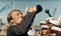 Denmark. Mads Mikkelsen in ©Nordisk Film new movie : Another Round (2020). Plot: Four friends, all high school teachers, test a theory that they will improve their lives by maintaining a constant level of alcohol in their blood. Ref: LMK110-J6873-201020 Supplied by LMKMEDIA. Editorial Only. Landmark Media is not the copyright owner of these Film or TV stills but provides a service only for recognised Media outlets. pictures@lmkmedia.com<br>2D7KK08 Denmark. Mads Mikkelsen in ©Nordisk Film new movie : Another Round (2020). Plot: Four friends, all high school teachers, test a theory that they will improve their lives by maintaining a constant level of alcohol in their blood. Ref: LMK110-J6873-201020 Supplied by LMKMEDIA. Editorial Only. Landmark Media is not the copyright owner of these Film or TV stills but provides a service only for recognised Media outlets. pictures@lmkmedia.com